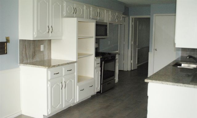 1445 Thunderbrook Drive, Desoto, TX 75115