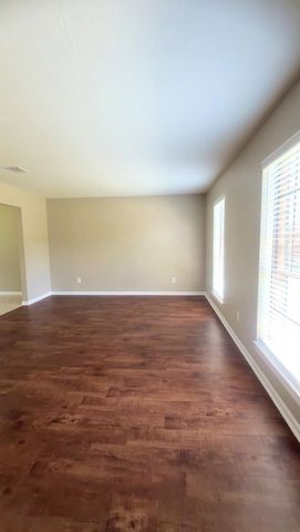 4802 Kleinmeadow Court, Houston, TX 77066