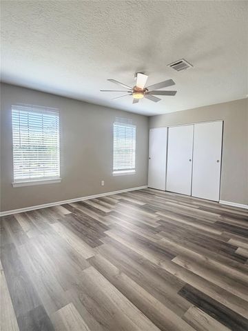 4802 Kleinmeadow Court, Houston, TX 77066