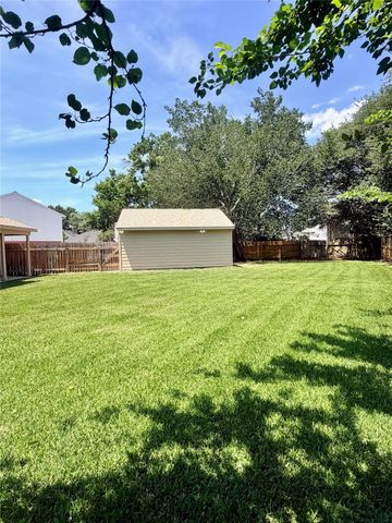 4802 Kleinmeadow Court, Houston, TX 77066