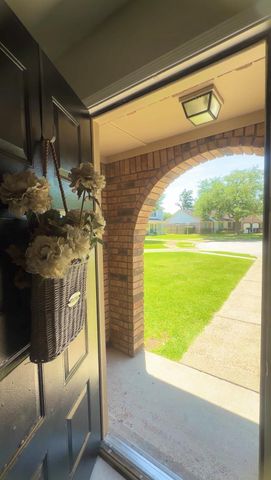 4802 Kleinmeadow Court, Houston, TX 77066