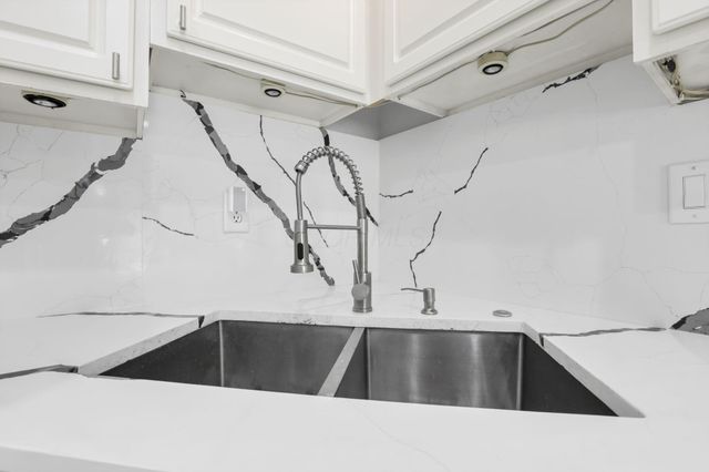 2573 Rustling Oak Boulevard, Hilliard, OH 43026