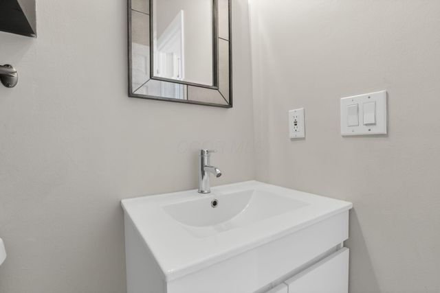 2573 Rustling Oak Boulevard, Hilliard, OH 43026