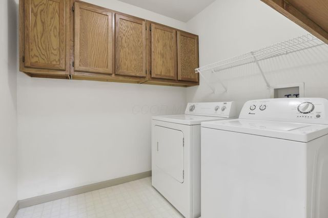 2573 Rustling Oak Boulevard, Hilliard, OH 43026