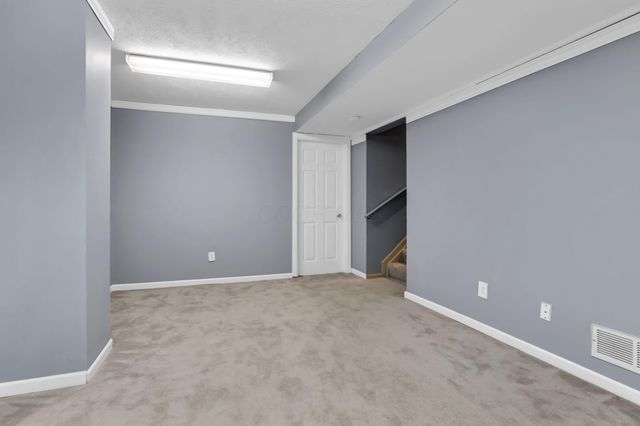 2573 Rustling Oak Boulevard, Hilliard, OH 43026