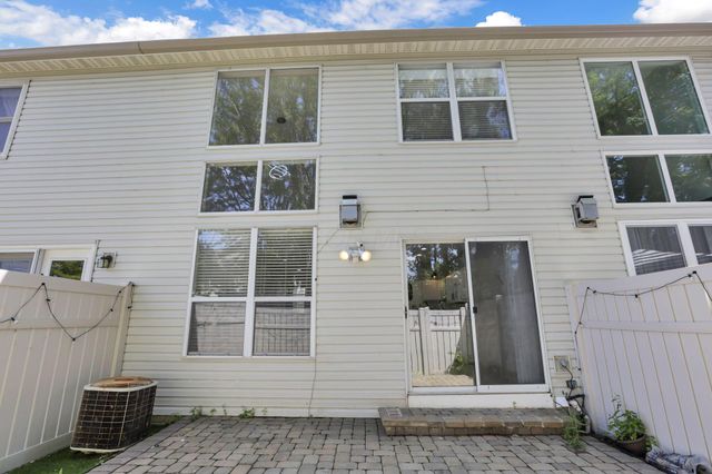 2573 Rustling Oak Boulevard, Hilliard, OH 43026