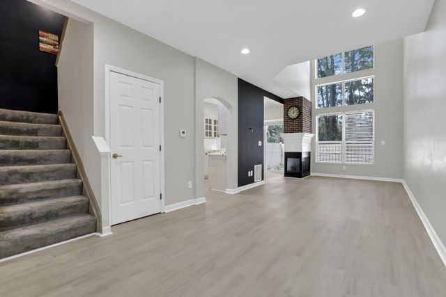 2573 Rustling Oak Boulevard, Hilliard, OH 43026