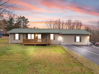 109 W Ridgeway Road, Mckee, KY 40447