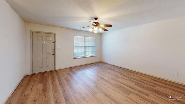 2335 N Elm Street, Denton, TX 76201