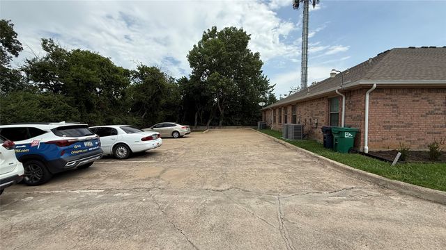 2335 N Elm Street, Denton, TX 76201
