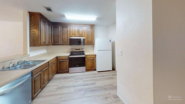 2335 N Elm Street, Denton, TX 76201