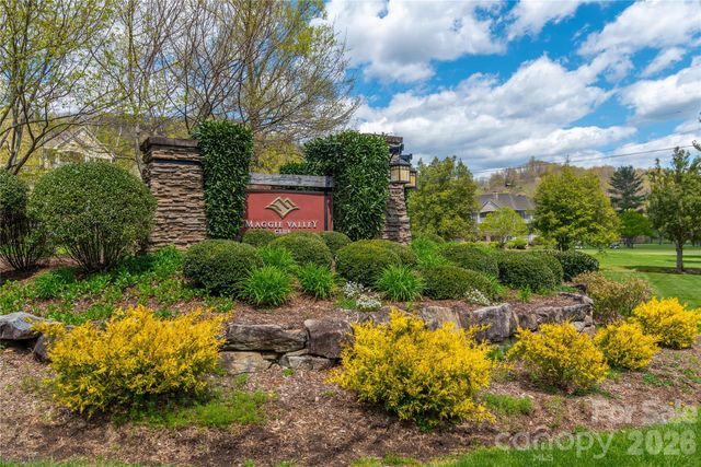 391 Valley View Drive, Maggie Valley, NC 28751