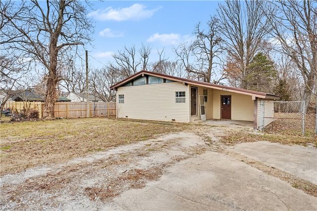 1015 E Tulsa Street, Siloam Springs, AR 72761