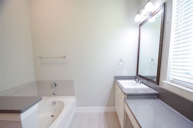 1121 Bridle Path Drive, Aubrey, TX 76227