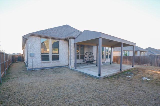 1121 Bridle Path Drive, Aubrey, TX 76227