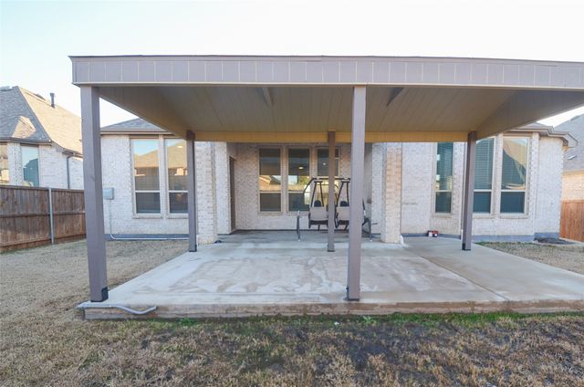 1121 Bridle Path Drive, Aubrey, TX 76227