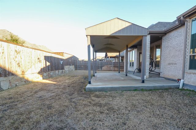 1121 Bridle Path Drive, Aubrey, TX 76227