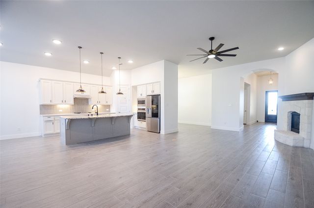 1121 Bridle Path Drive, Aubrey, TX 76227