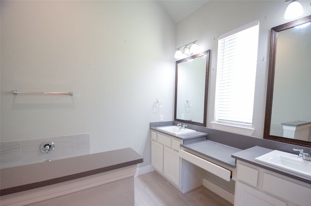 1121 Bridle Path Drive, Aubrey, TX 76227