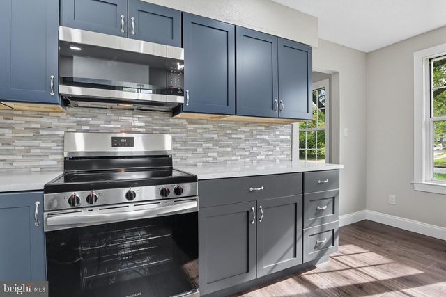 4119 GREYWOOD DR, York, PA 17402