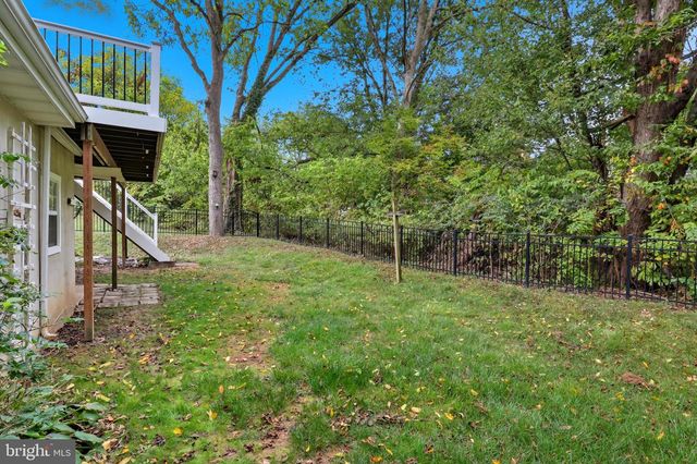 4119 GREYWOOD DR, York, PA 17402