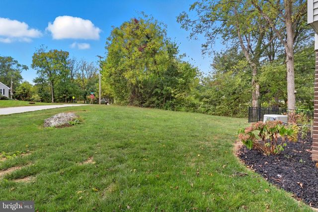 4119 GREYWOOD DR, York, PA 17402