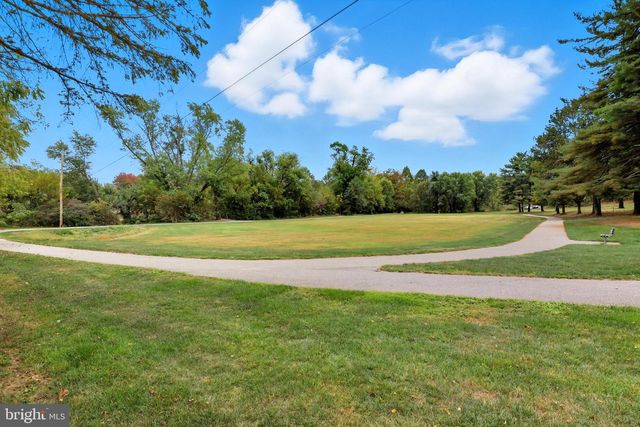 4119 GREYWOOD DR, York, PA 17402