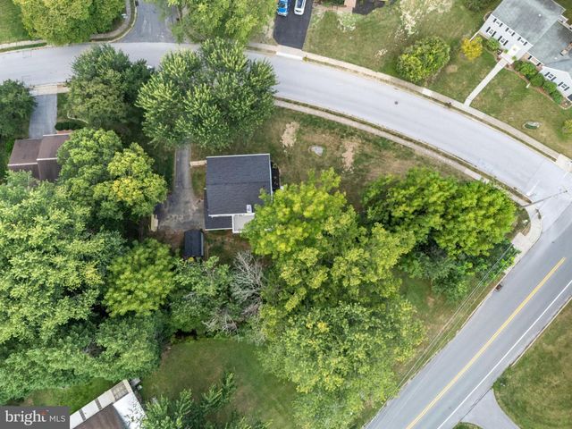 4119 GREYWOOD DR, York, PA 17402