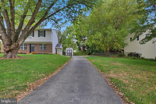 4119 GREYWOOD DR, York, PA 17402