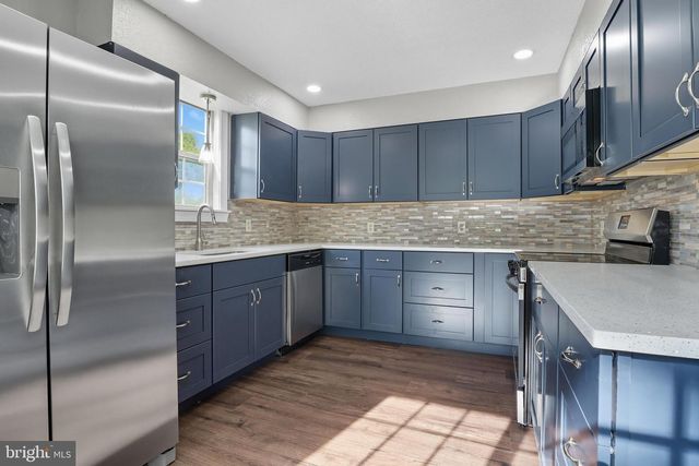 4119 GREYWOOD DR, York, PA 17402