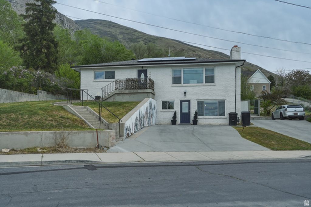 Image 2 of property listing at 500 N 800 E, Springville, UT 84663
