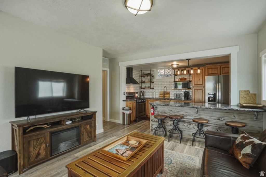 Image 31 of property listing at 500 N 800 E, Springville, UT 84663