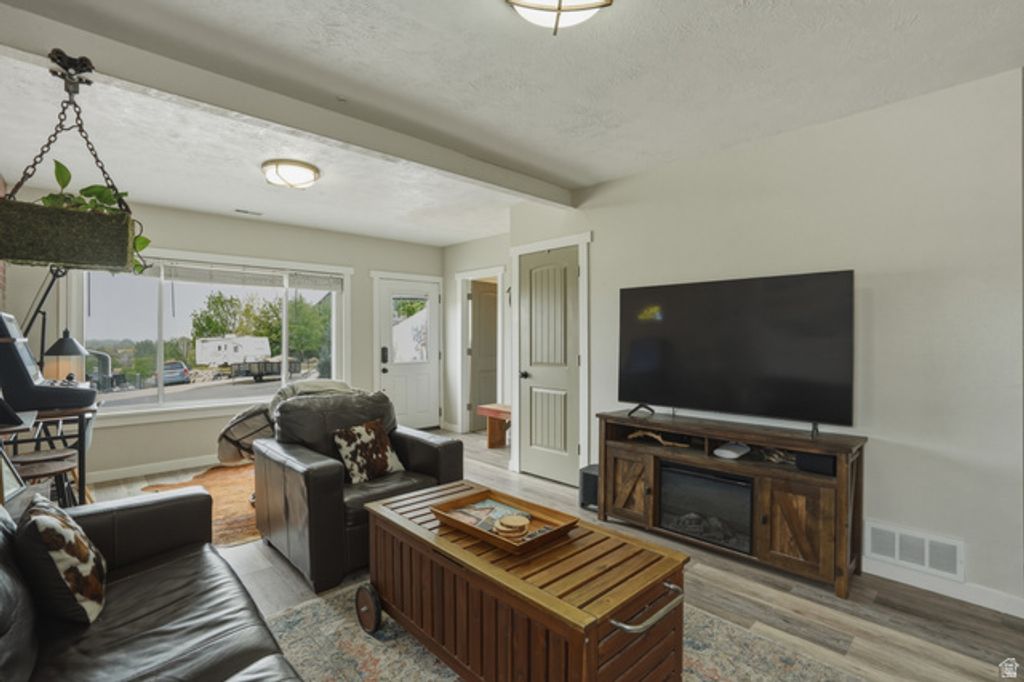 Image 32 of property listing at 500 N 800 E, Springville, UT 84663
