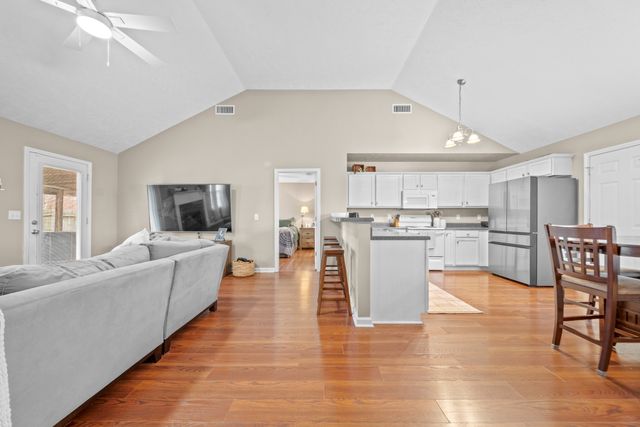 1521 Carrick Dr, Murfreesboro, TN 37128