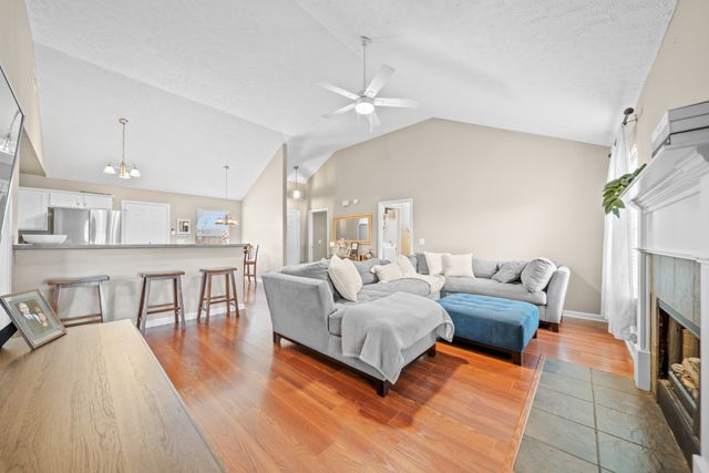 1521 Carrick Dr, Murfreesboro, TN 37128