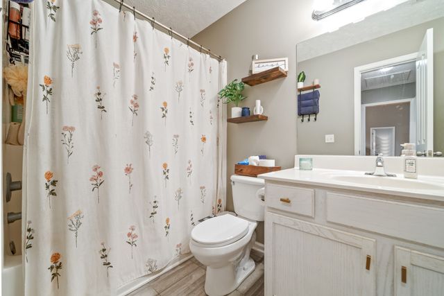 1521 Carrick Dr, Murfreesboro, TN 37128