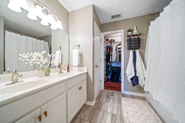 1521 Carrick Dr, Murfreesboro, TN 37128