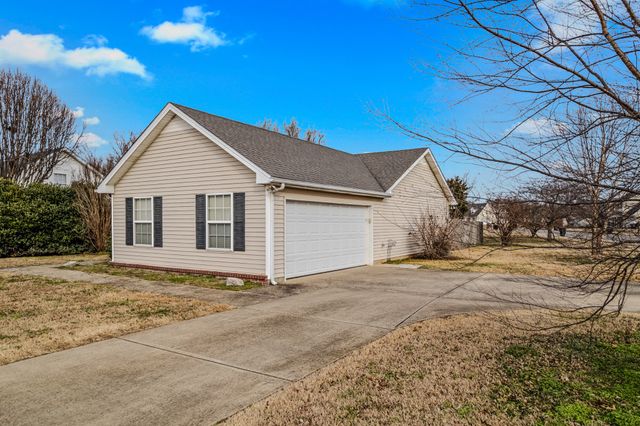1521 Carrick Dr, Murfreesboro, TN 37128