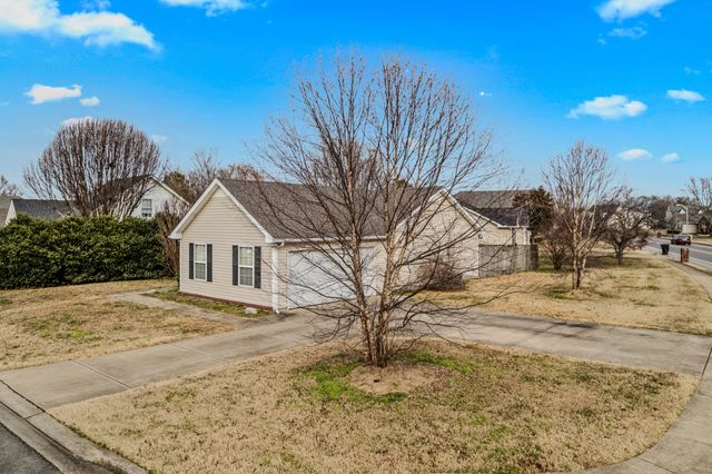 1521 Carrick Dr, Murfreesboro, TN 37128