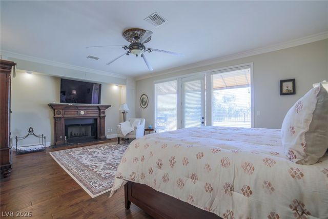 2863 Queens Courtyard Drive, Las Vegas, NV 89109
