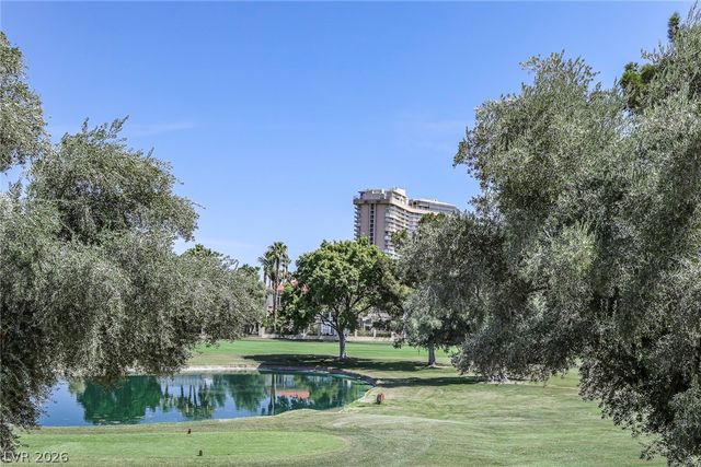 2863 Queens Courtyard Drive, Las Vegas, NV 89109