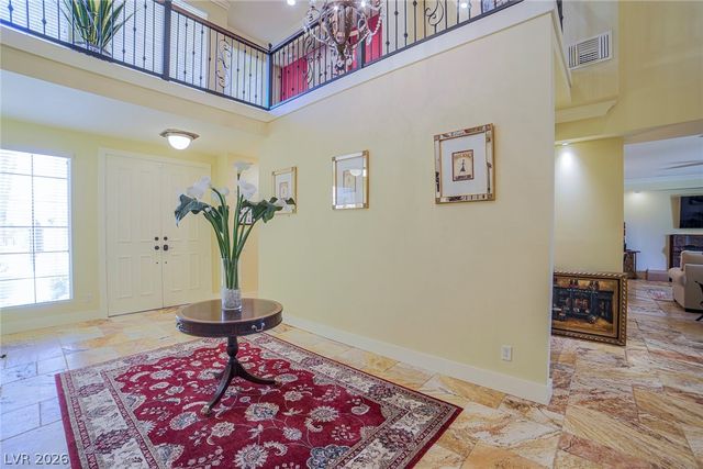 2863 Queens Courtyard Drive, Las Vegas, NV 89109