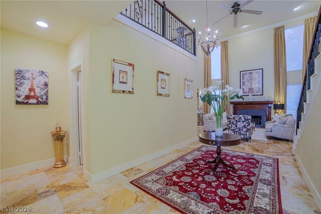 2863 Queens Courtyard Drive, Las Vegas, NV 89109