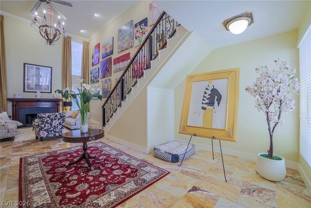 2863 Queens Courtyard Drive, Las Vegas, NV 89109