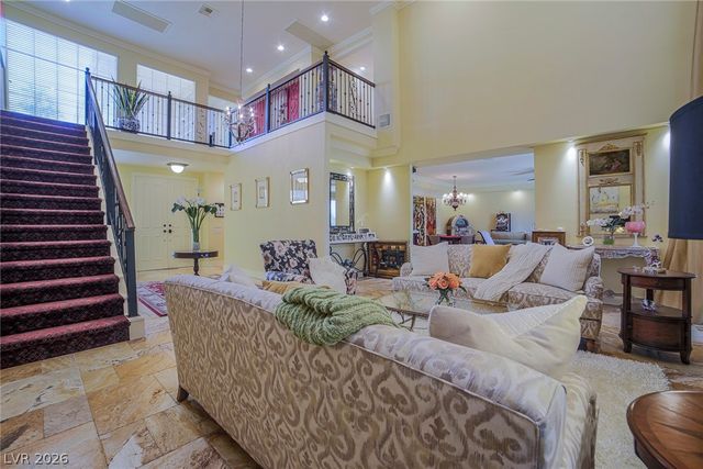 2863 Queens Courtyard Drive, Las Vegas, NV 89109