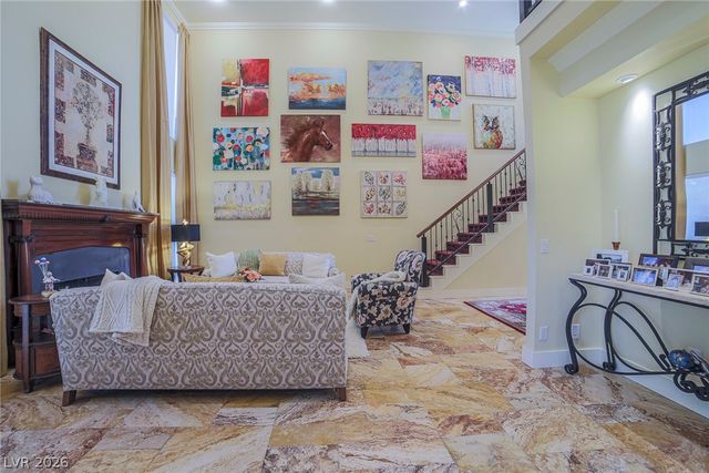2863 Queens Courtyard Drive, Las Vegas, NV 89109