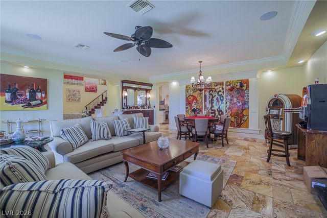 2863 Queens Courtyard Drive, Las Vegas, NV 89109