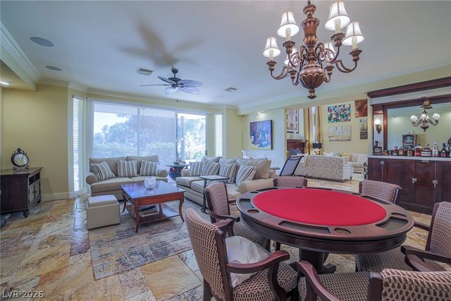 2863 Queens Courtyard Drive, Las Vegas, NV 89109