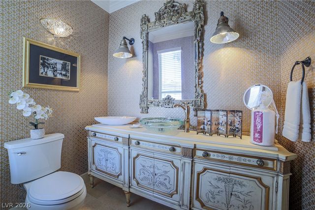 2863 Queens Courtyard Drive, Las Vegas, NV 89109