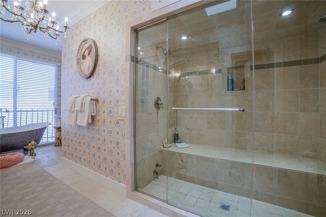 2863 Queens Courtyard Drive, Las Vegas, NV 89109